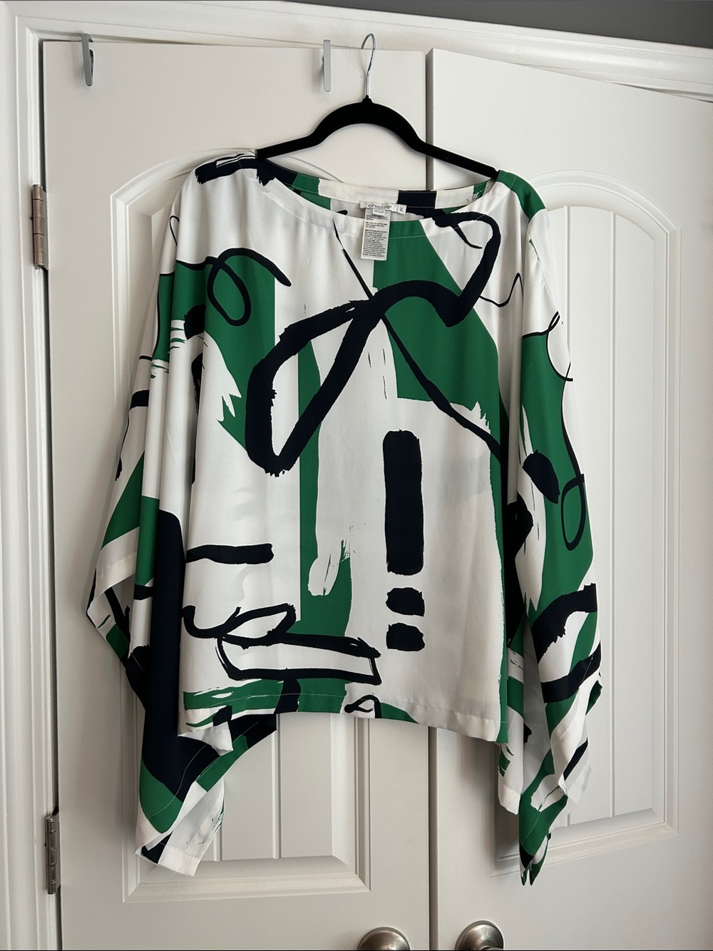 CHICOS Abstract Print Green and White Women's Blouse